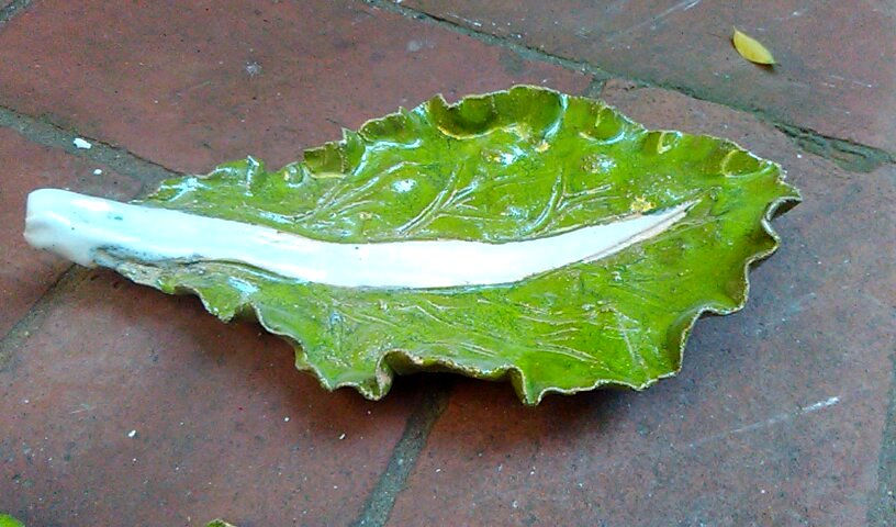 Thumbnail: Ceramic lettuce leaf
