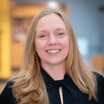 Kelly Headshot.jpg