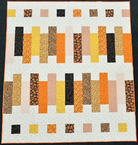 Staccato in Halloween kit and pattern | quiltsplus