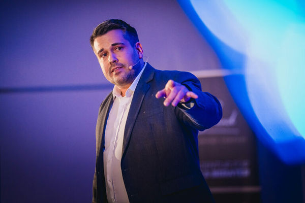 Florian Wey- Speaker