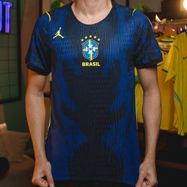Camisa Seleção Brasileira II 26/27 - Jogador Jordan Masculina - Azul e preta