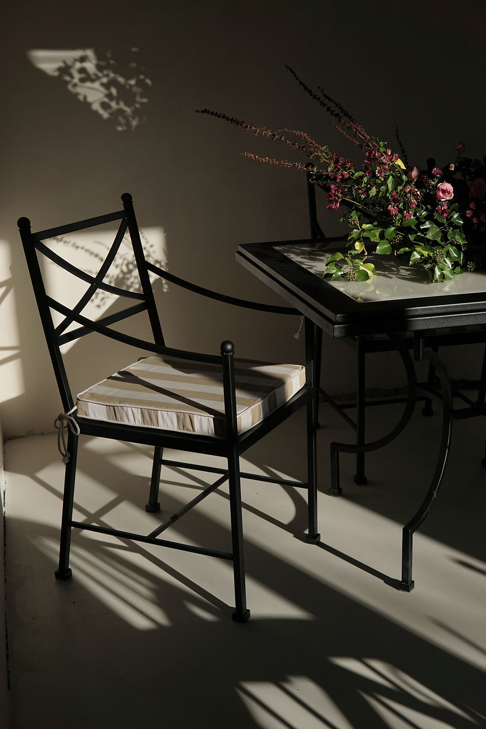Thumbnail: A chair from the BONJOUR L'ÉTÉ collection