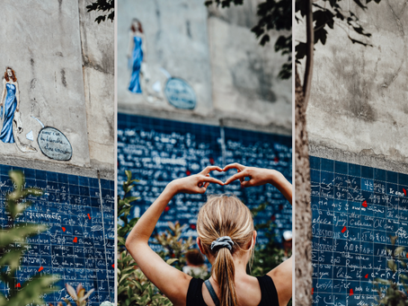 Der Eiffelturm. Kinder in Paris. Die Liebesmauer in Paris. Picknick vor dem Eiffelturm.