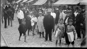 La feria de Tristán Narvaja, extravagante, única y mundana