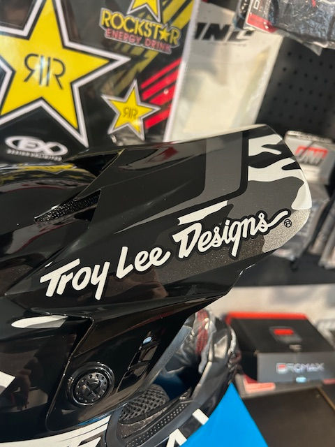 Thumbnail: Troylee OVERLOAD CAMO youth GP helmet  - Medium 