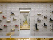 Jimmy Choo x Crosby Studios Immersive Pop-Up Installation Space, Avenue Montaigne 34 Paris.