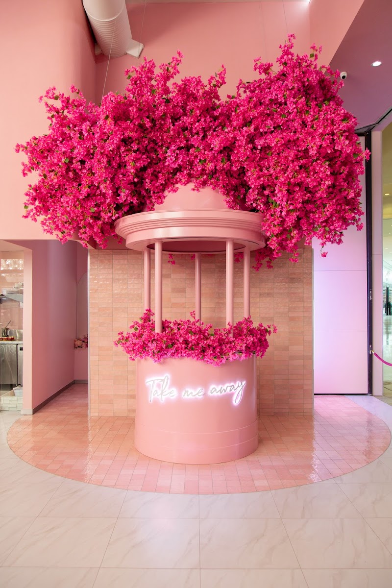 EL&N London Cafe, Mall of Africa Johannesburg South Africa.