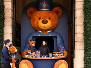 The Ritz Teddy B(e)ar Pop-Up, Place Vendôme Paris.