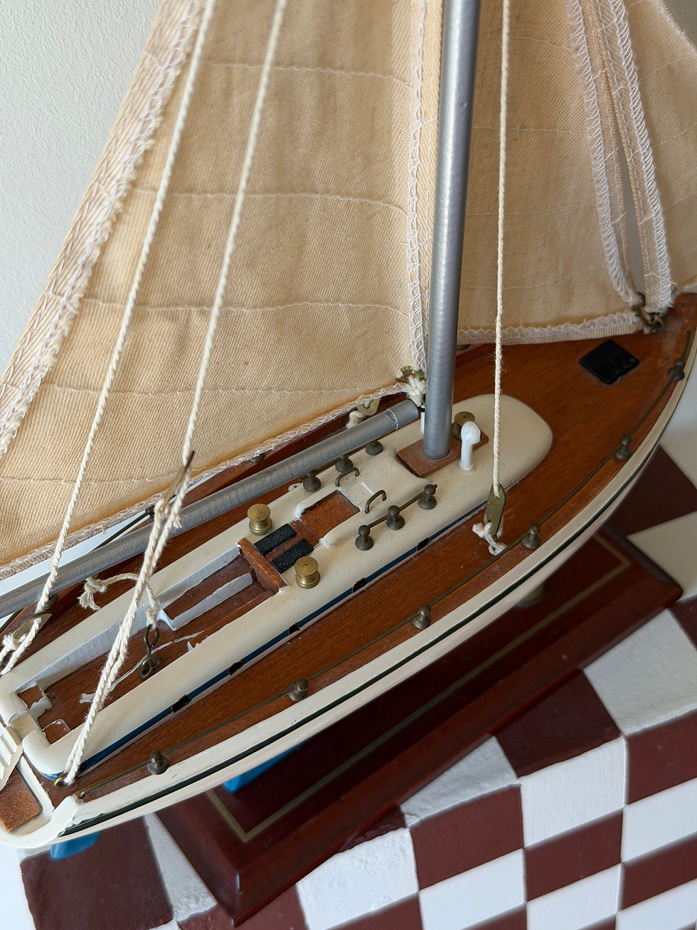 Thumbnail: Blue Hull Model Pond Yacht