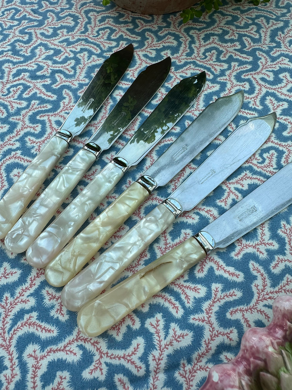Thumbnail: Faux Mother of Pearl Cutlery Set