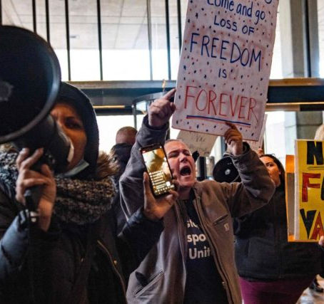 Boston Bans Unvaccinated from Bars, Restaurants, Gyms, Theaters, Sports Arenas
