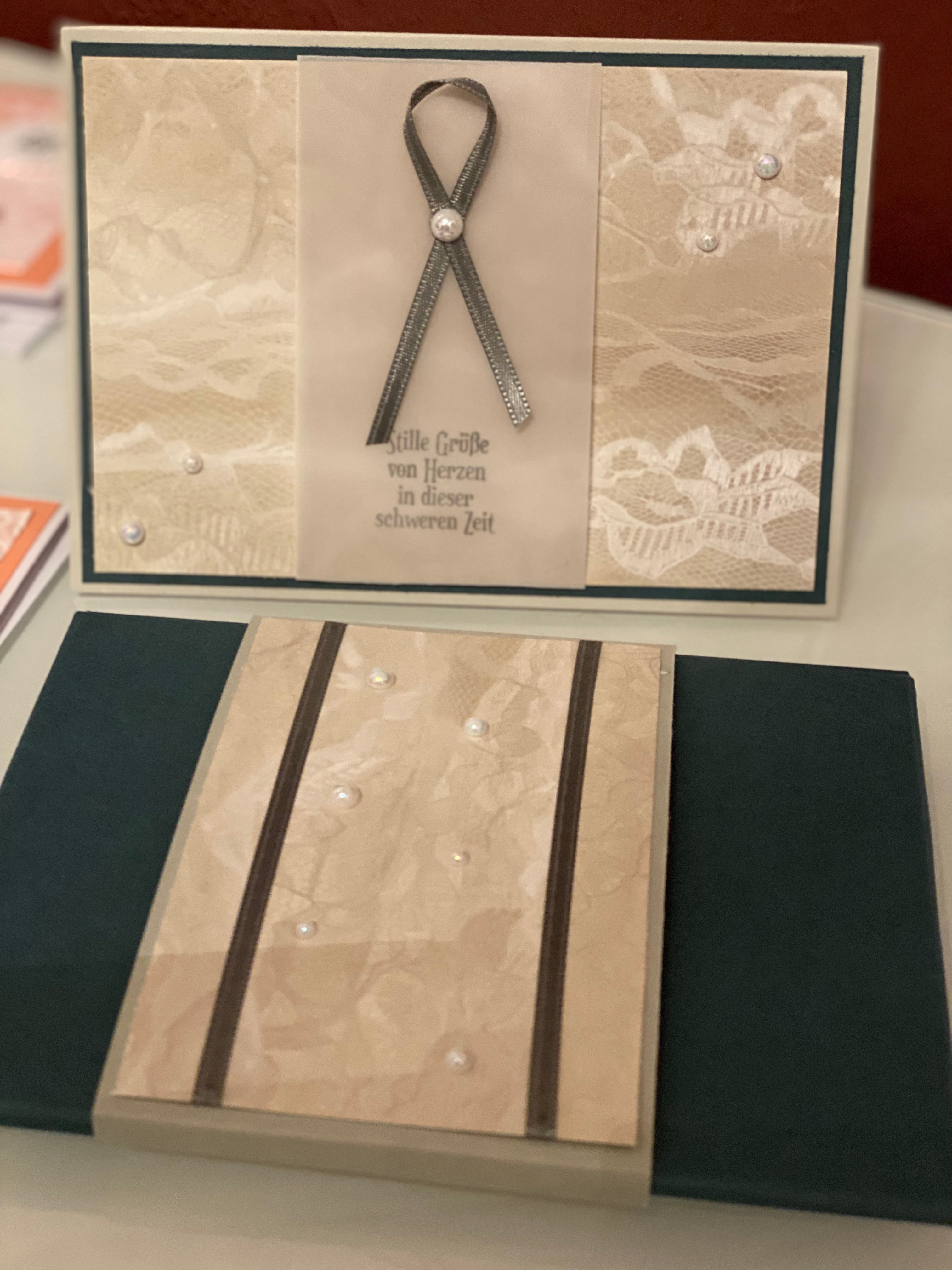 "Stille Grüße von Herzen in dieser schweren Zeit" (Herzliches Beileid)