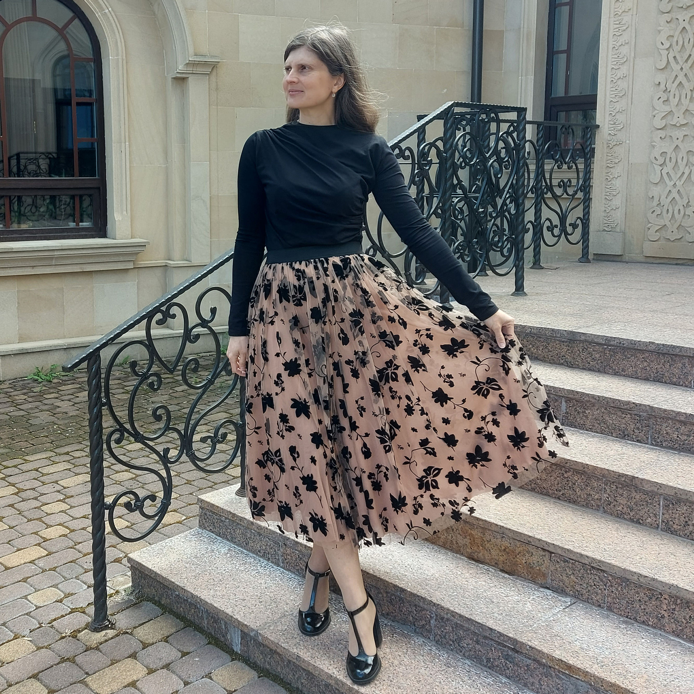 Красивая юбка с цветочным принтом