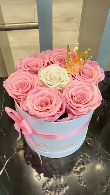 Thumbnail: Luxury Box of Preserved Pink and White Roses