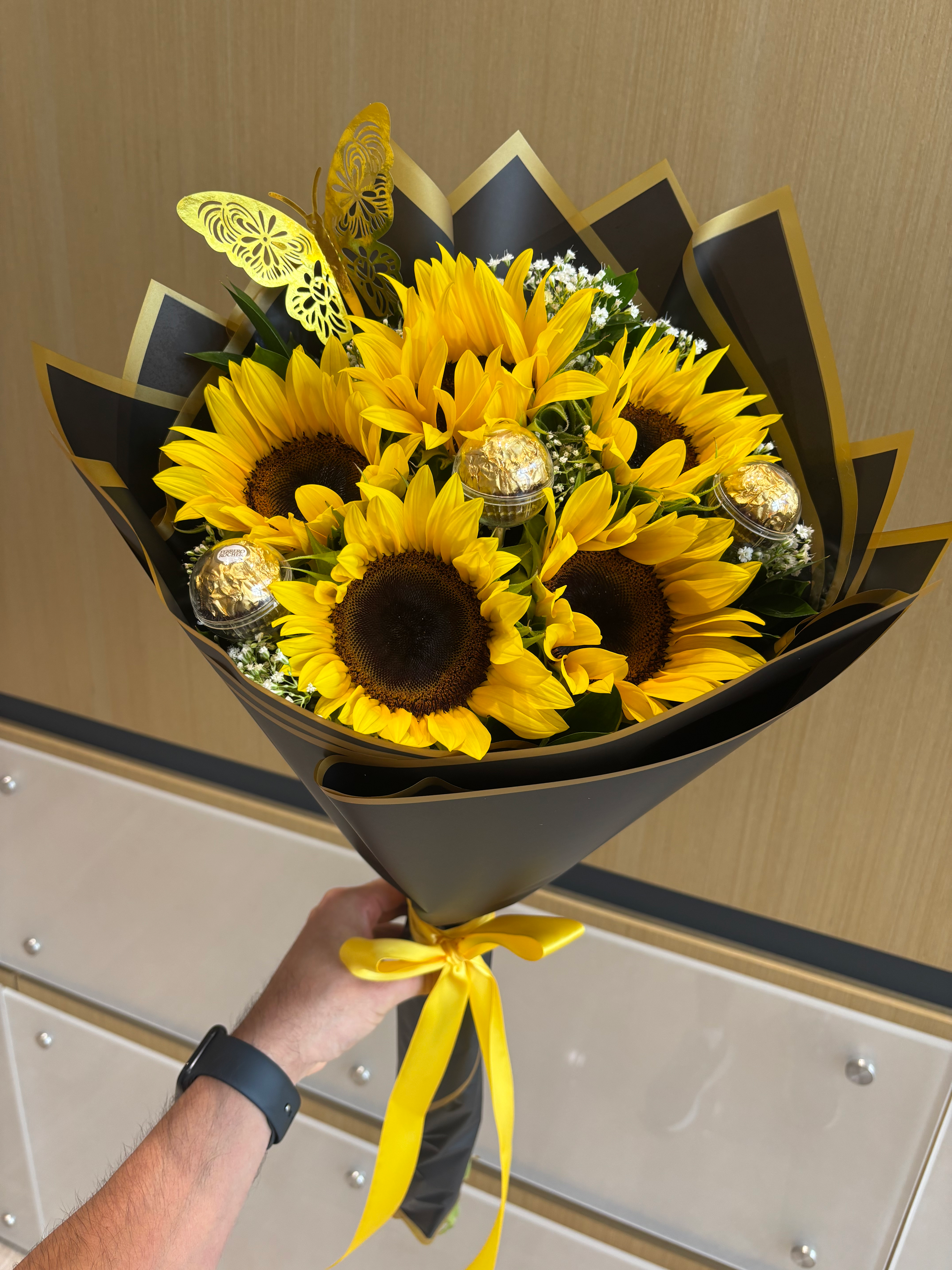 Bouquet of 5 Sunflowers and Chocolate