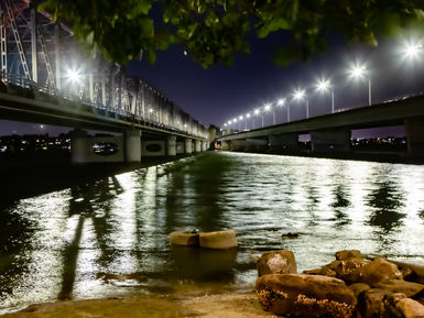 Tom Uglys Bridge, The Handsome Veteran