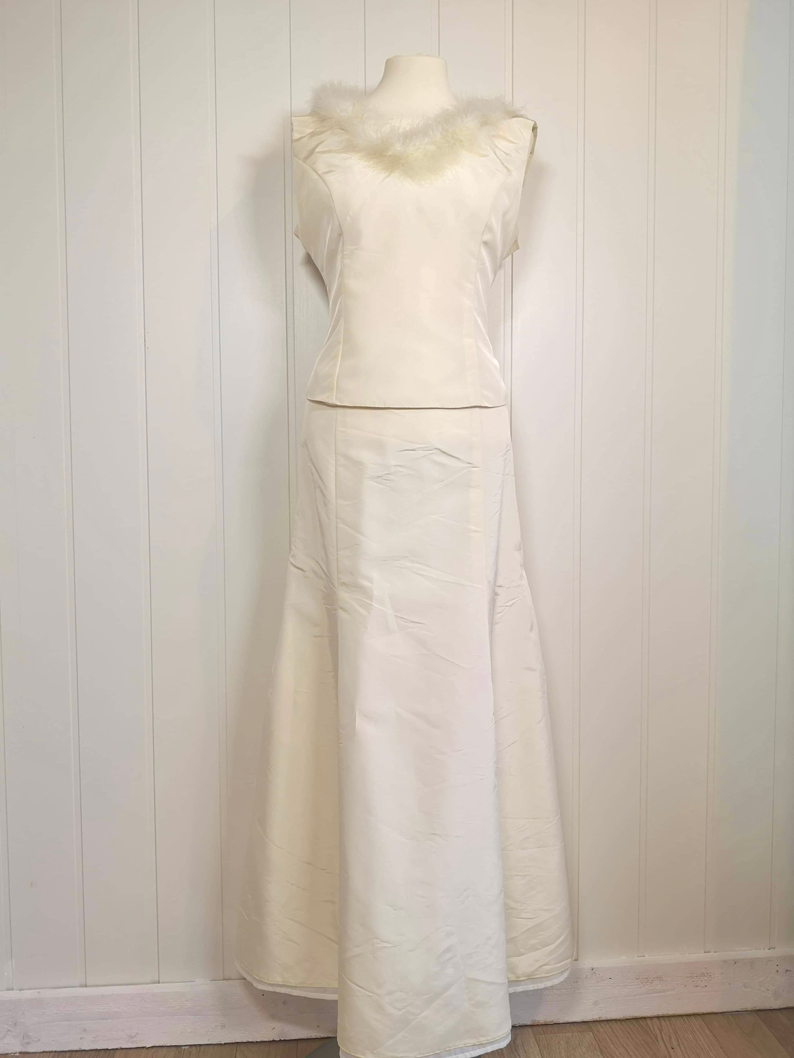 Brudekjole med pelskant