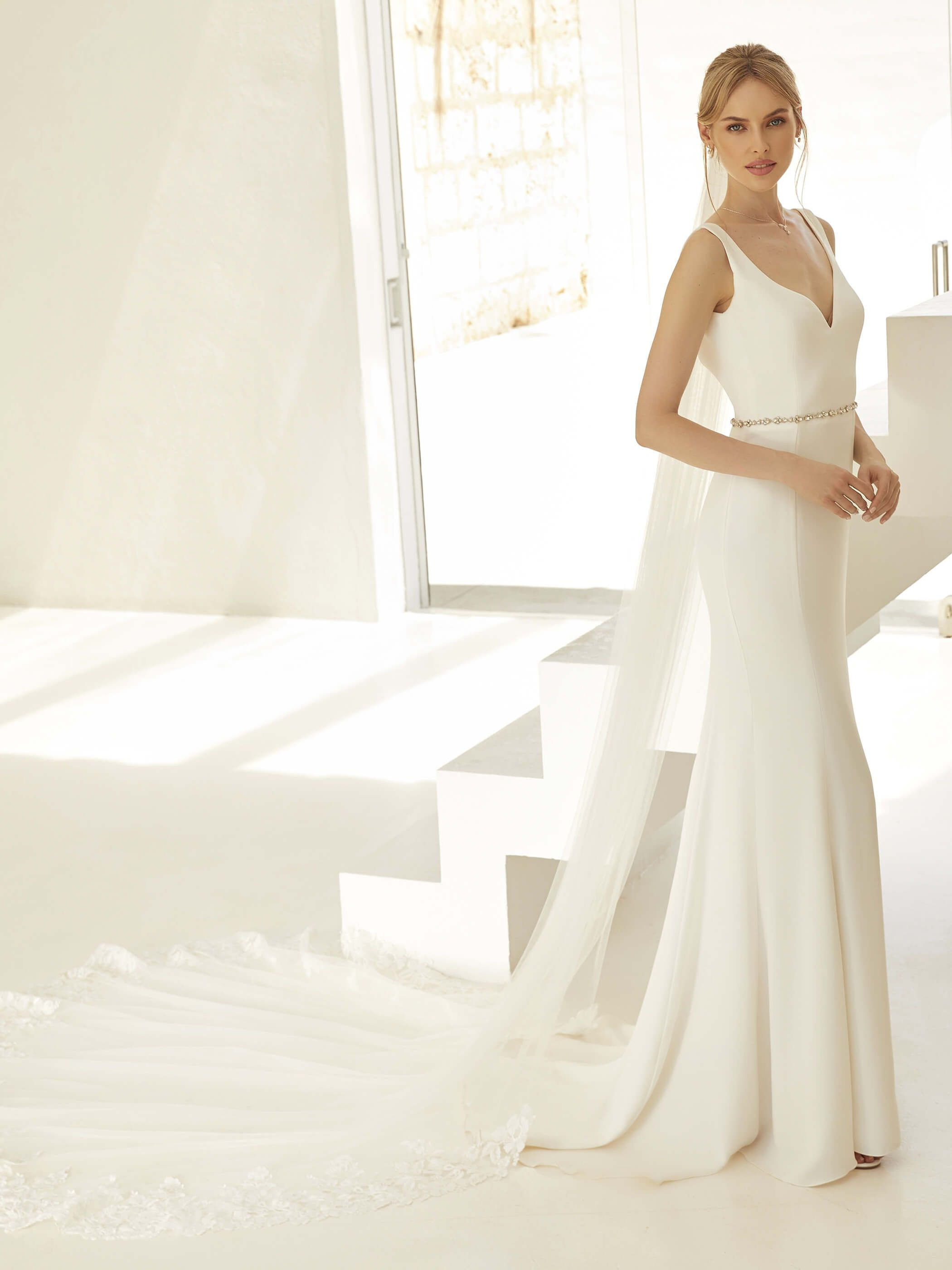 Slør Bianco Evento creme soft S 437