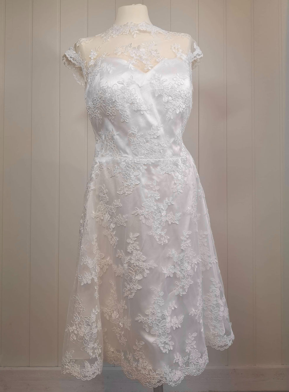 Brudekjole med blonder