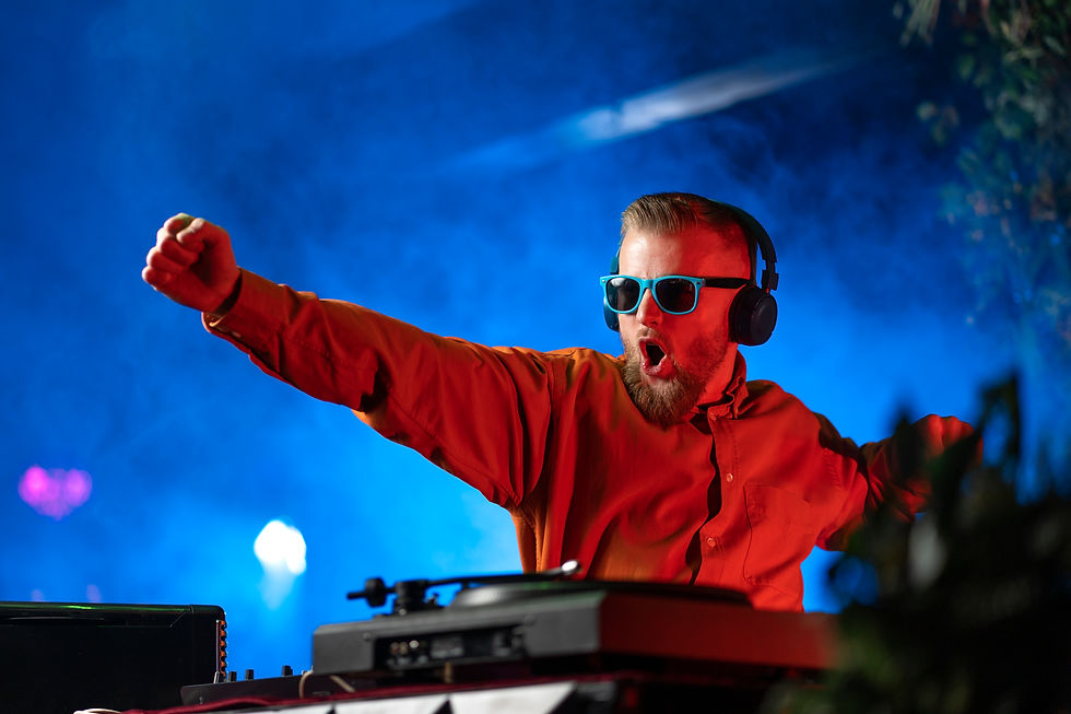 medium-shot-young-dj-techno-party.jpg