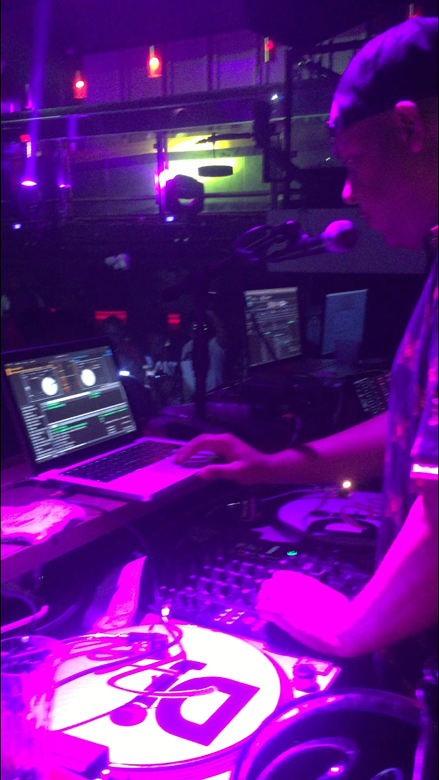 DJ Epps using turntables with his laptop.