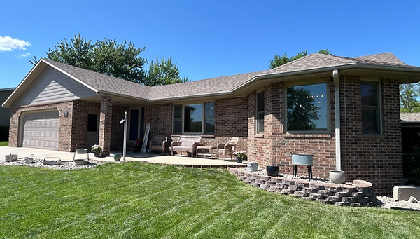 825 Hillcrest Dr., Seneca, KS