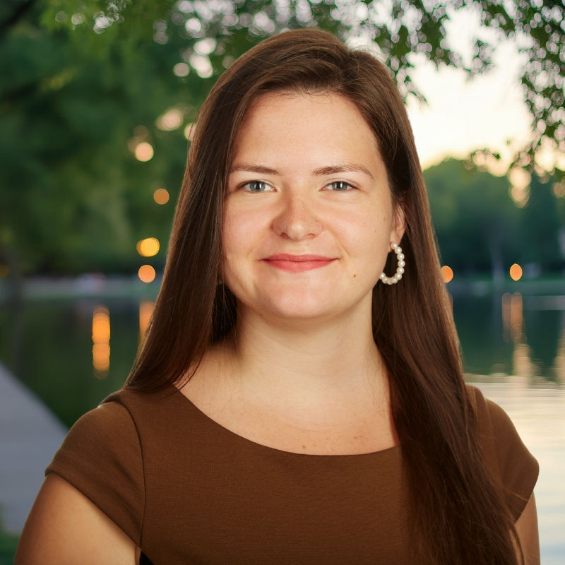 Simple Professional LinkedIn Profile Picture (10).jpg