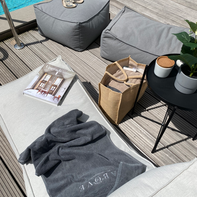 Erleben Sie ultimative Entspannung und Erholung in unserem exklusiven privaten Wellnessbereich in Wuppertal. Genießen Sie Sauna, Whirlpool und Outdoorpool für unvergessliche Momente der Erholung und Entspannung.