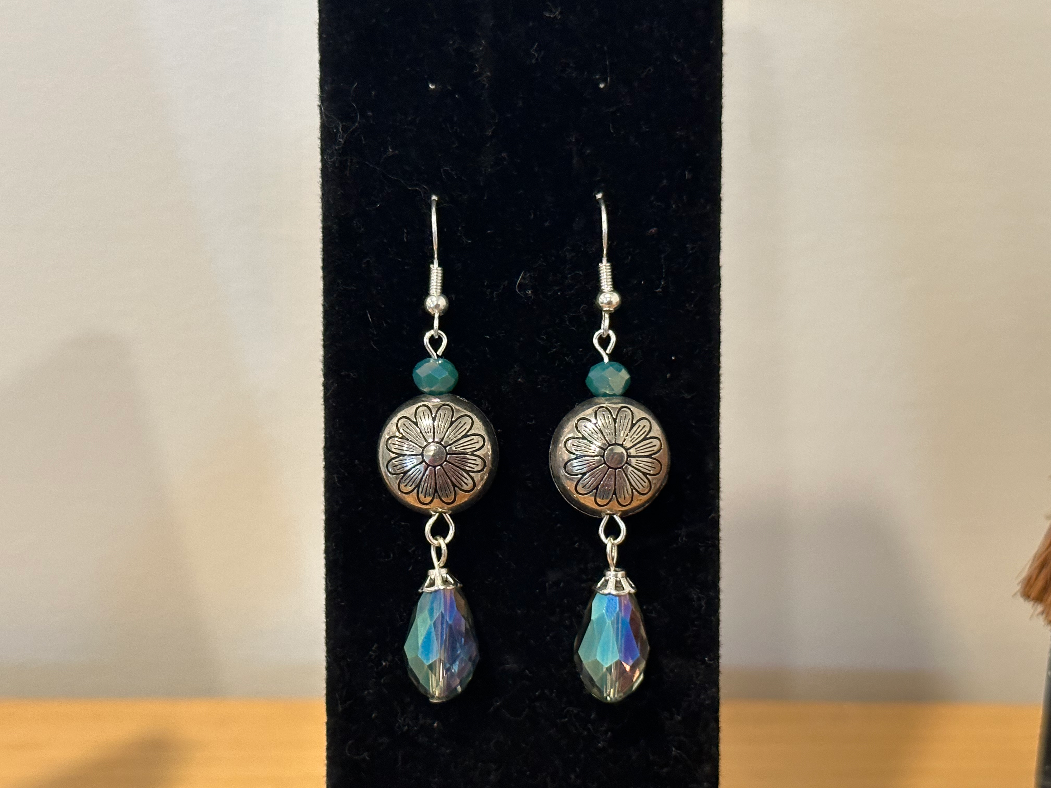 Star-gazy Daisy Dangles