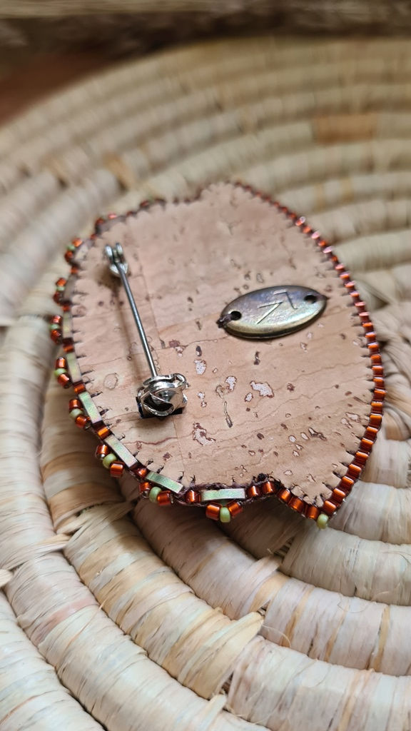 Miniature : Broche Microline sertie de perles à l'aiguille par V.Lafaurie Créations