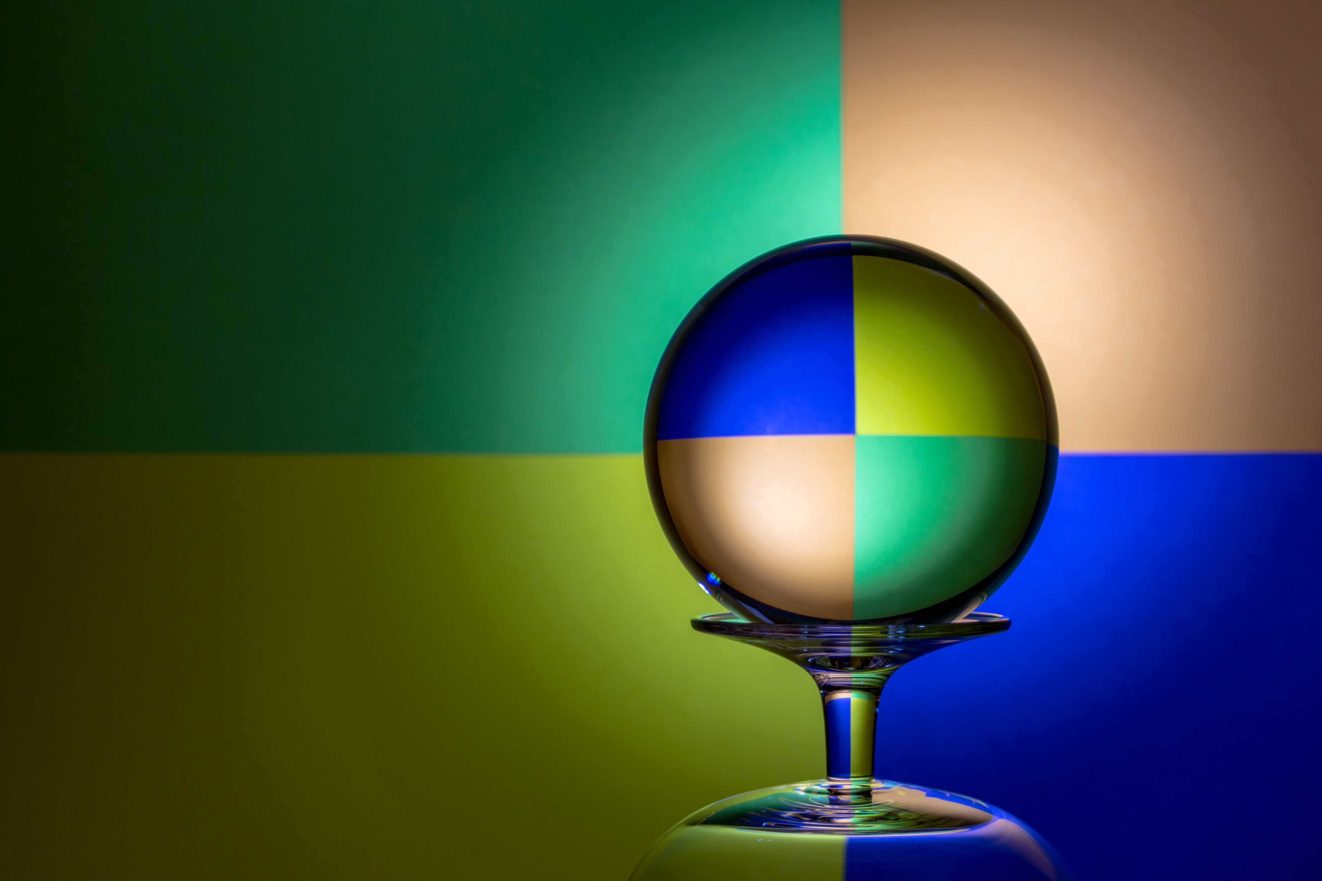 Glas und Kugel