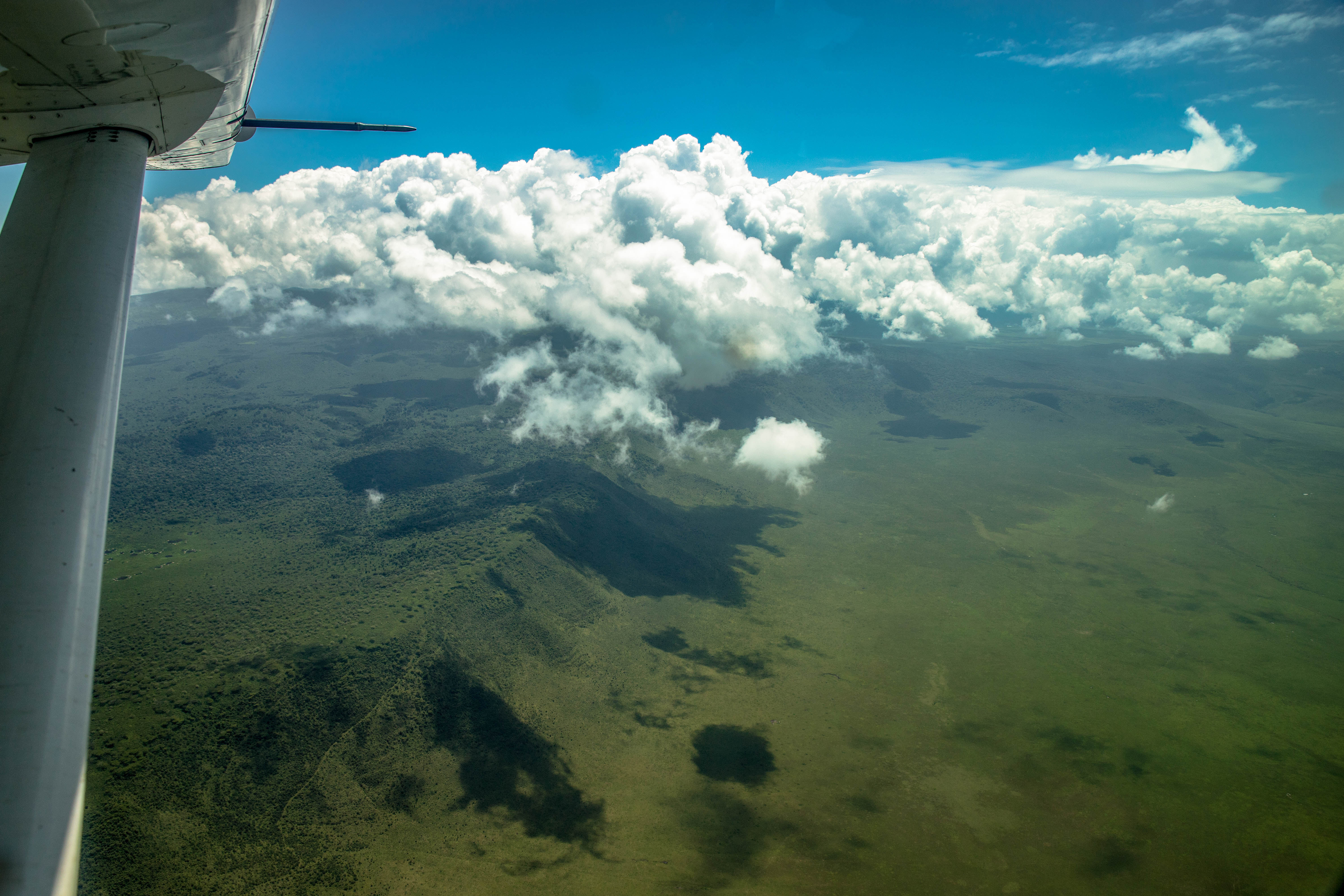Flug über die Serengeti