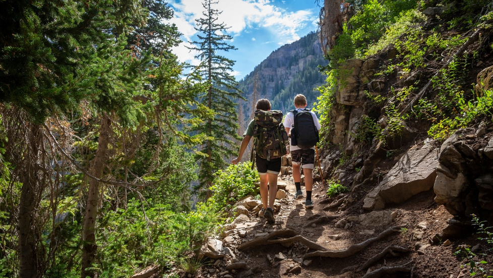 Sustainable Outdoor Adventures: Hiking, Kayaking & More for an Eco-Summer