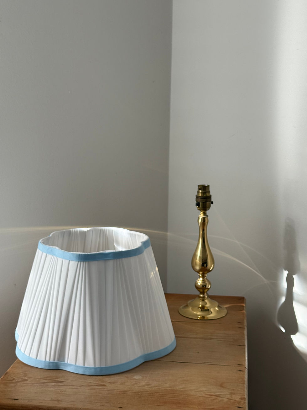 Thumbnail: Vintage Polished Brass Table Lamp