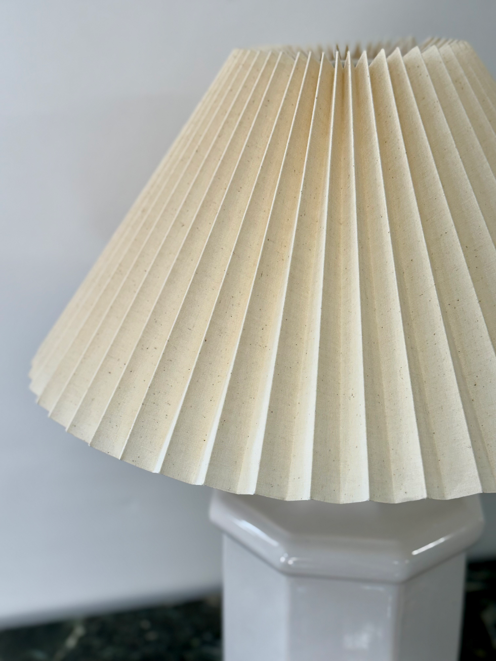 Thumbnail: Vintage Hollywood Regency Ceramic Lamp 