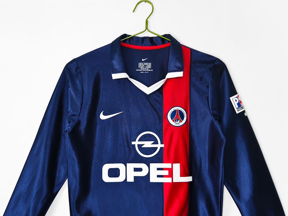Thumbnail: Paris Saint-Germain 2001-02 Long Sleeve Home Shirt