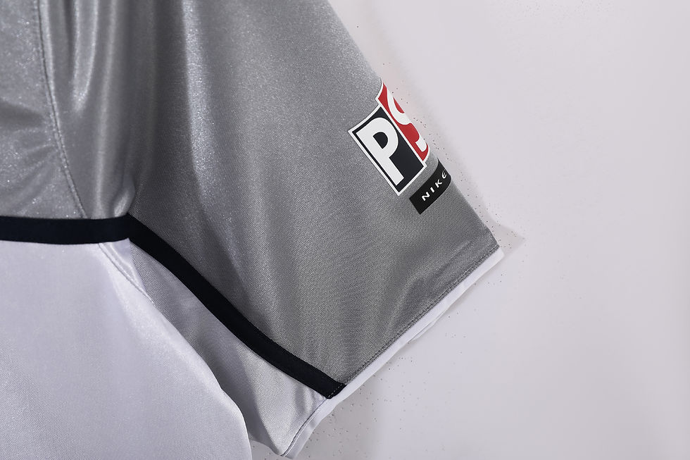 Thumbnail: Paris Saint-Germain 2000-01 Away Shirt
