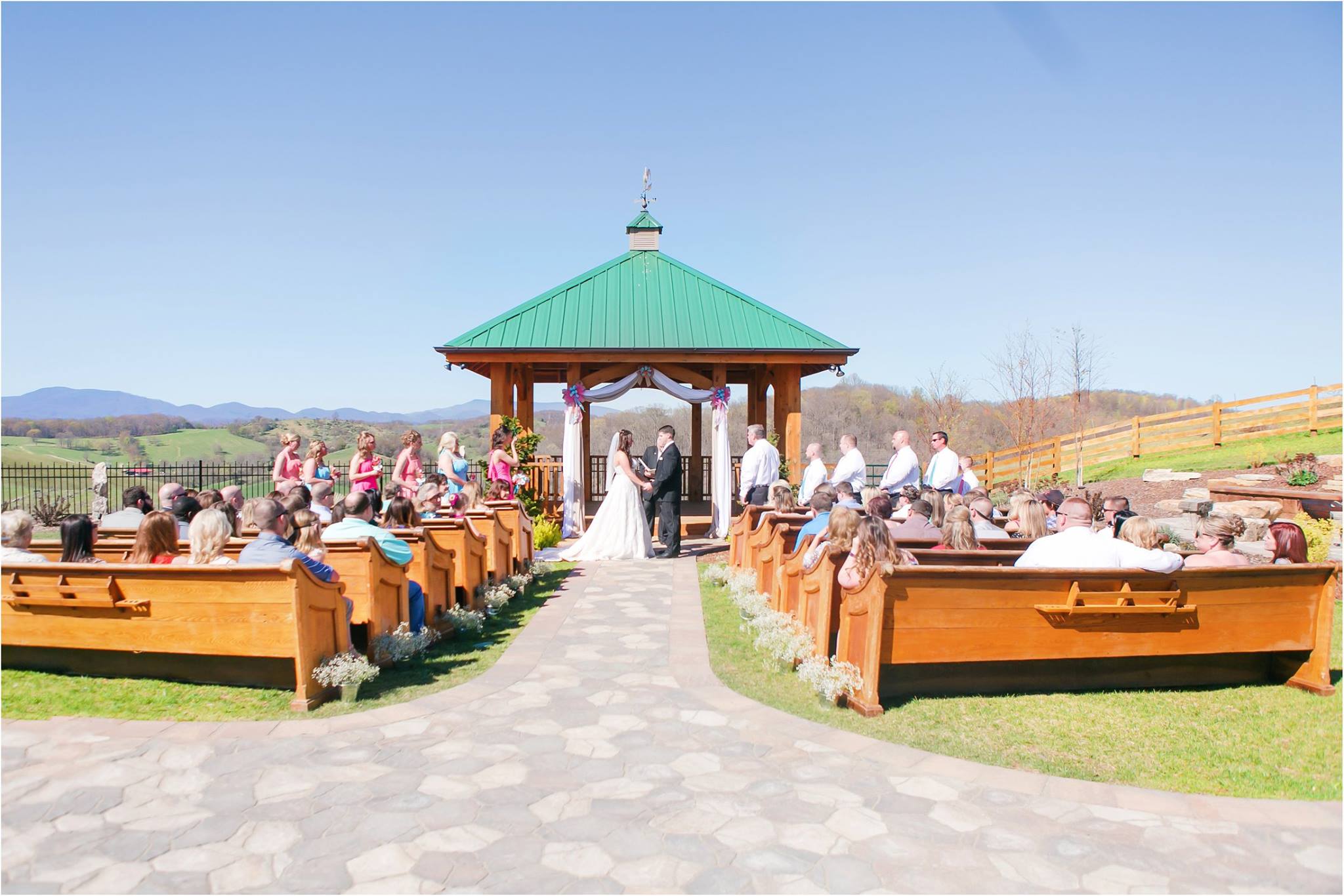 Barn On Routh Ridge Weddings | barns-at-chip-ridge