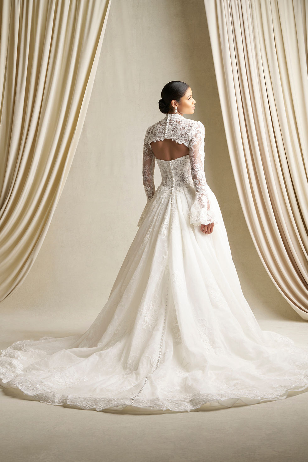 Thumbnail: Allure Couture C807