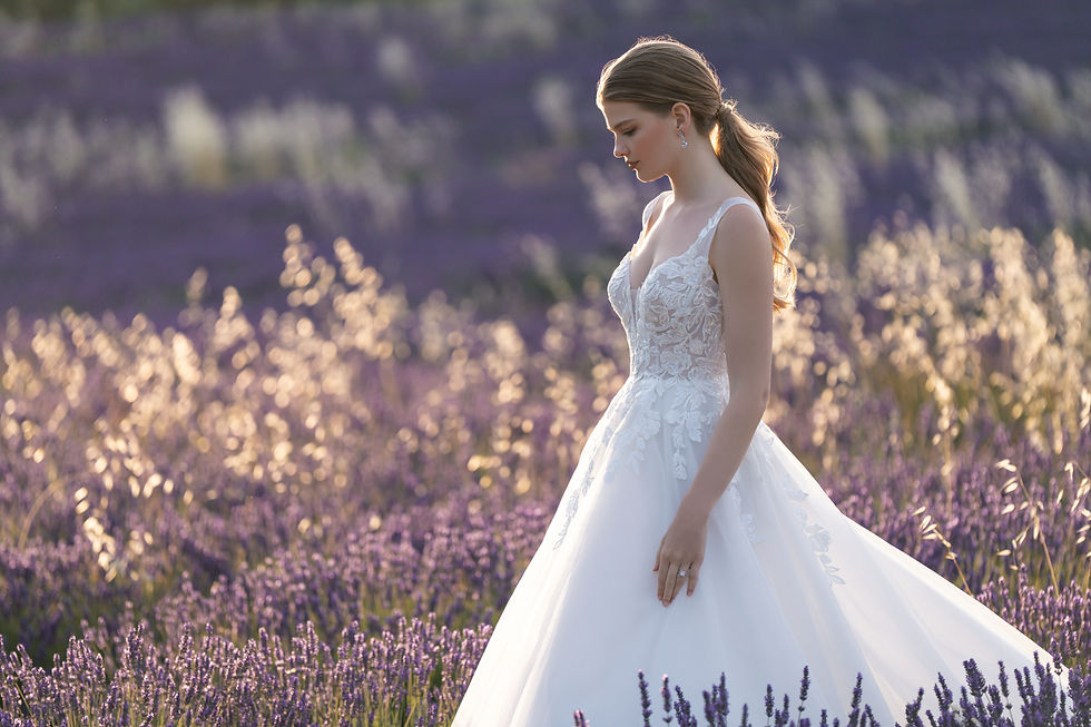 Thumbnail: Allure Romance R3810
