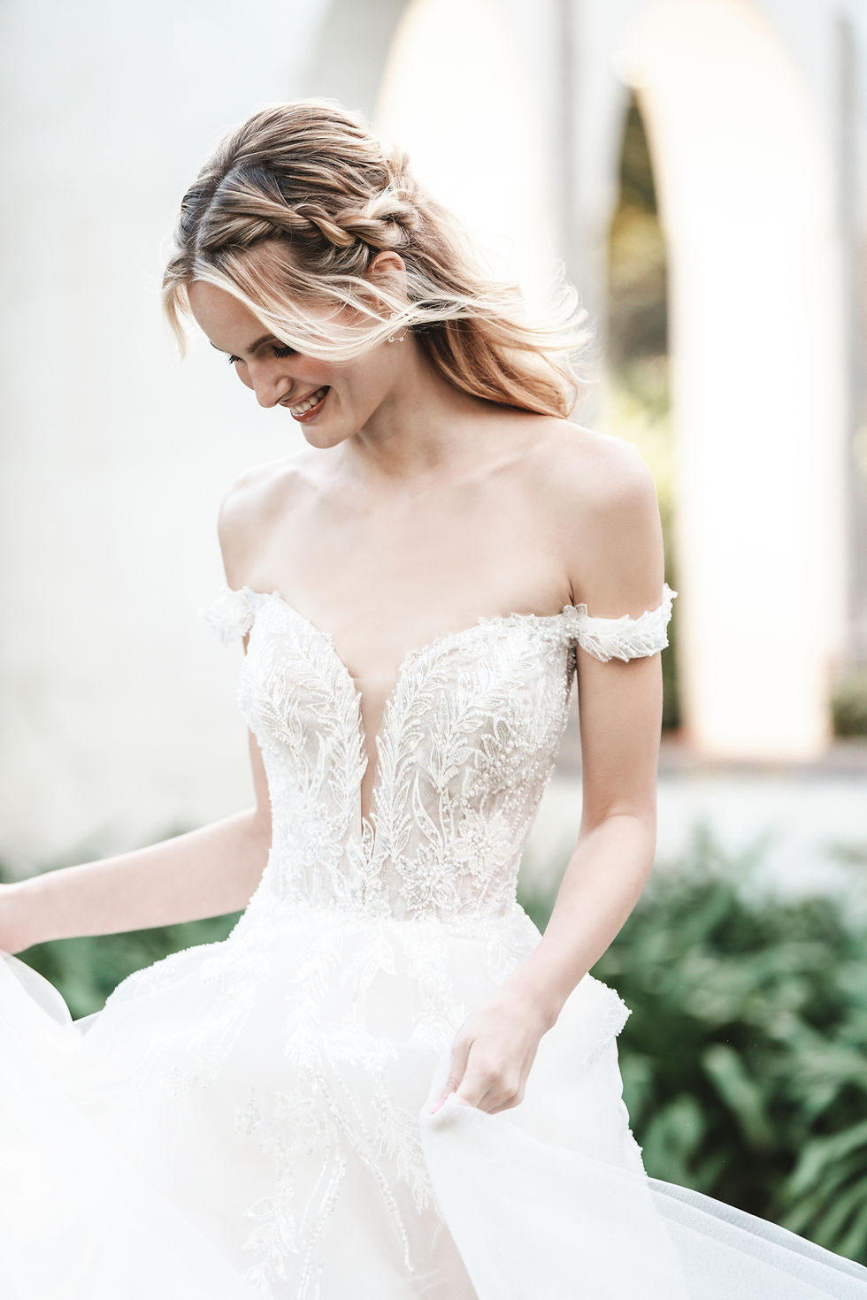 Thumbnail: Allure Romance R3751