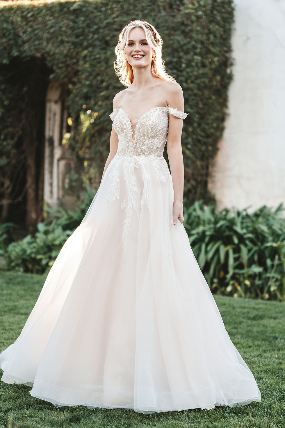 Thumbnail: Allure Romance R3751