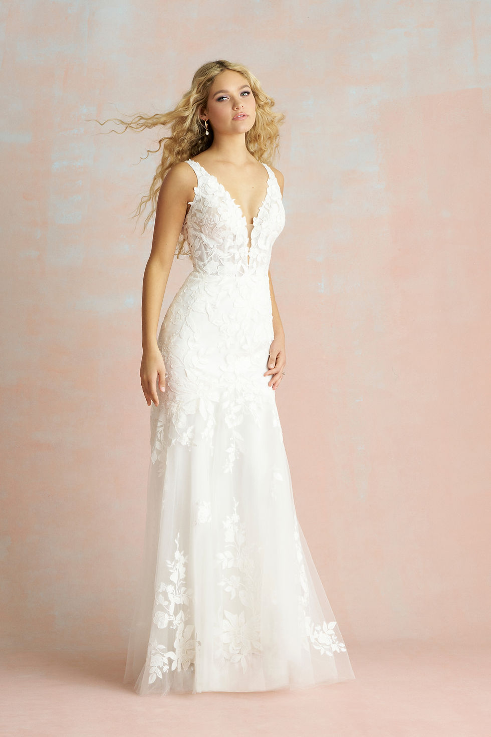 Thumbnail: Allure Romance R3859