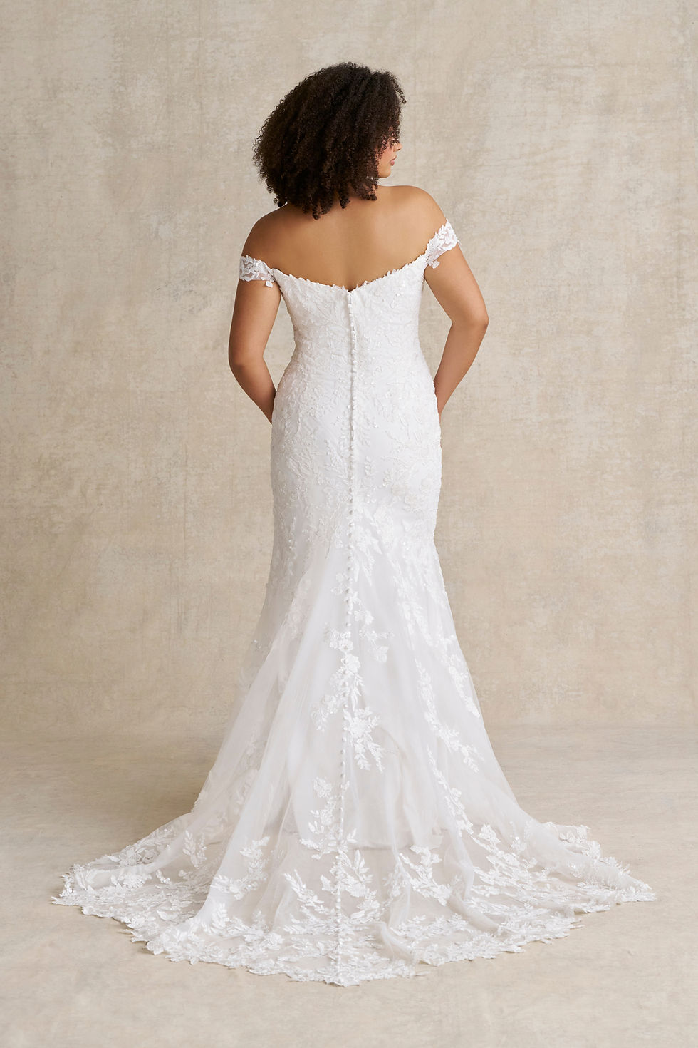 Thumbnail: Allure Romance R3980