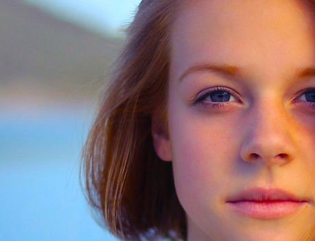 girl-919048_1920_edited.jpg
