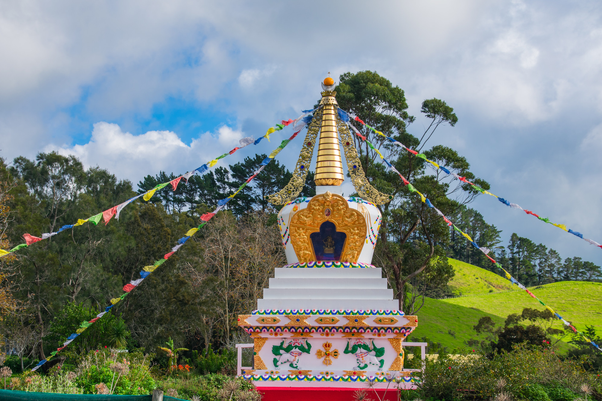 Mahamudra Centre For Universal Unity logo
