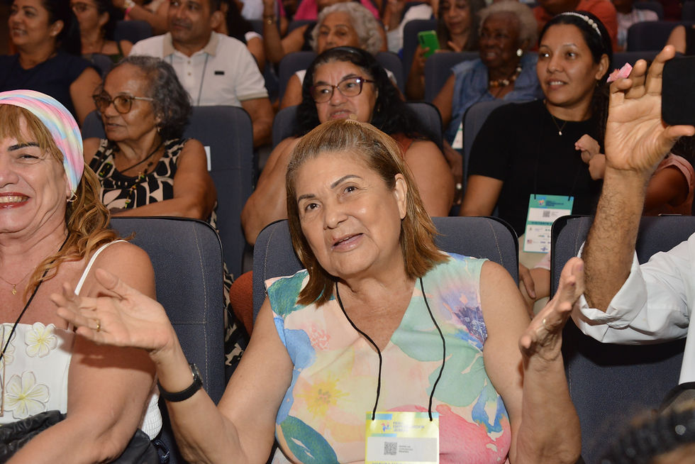 Público acompanha a programação do Futuridade 60+, realizado durante a Feira do Empreendedor 2026. 