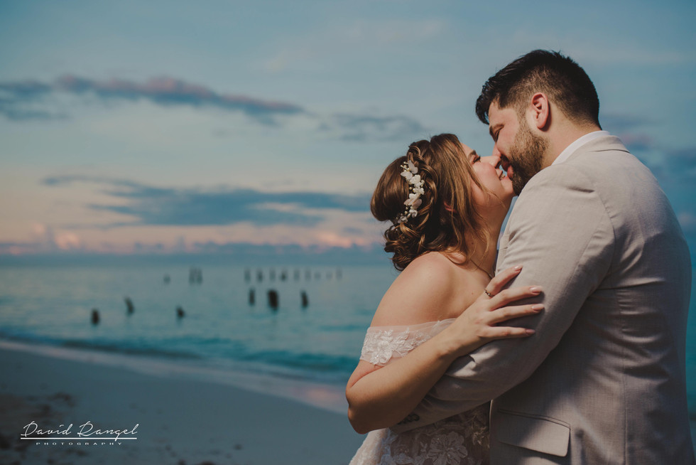 bride+groom+beach+sunset+session+happy+love+couple+celebration+wedding+photo+beach+caribean+sea+photographer+david+rangel+dress+suit+villa+chenera