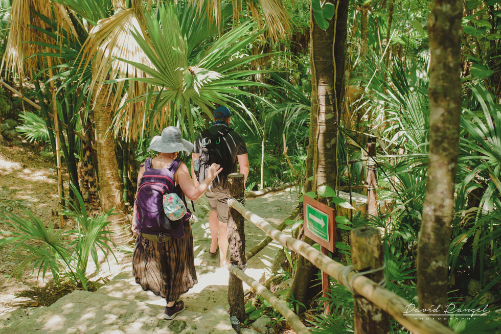 cenote+couple+engagement+session+marriage+proposal+love+nature+destination+photographer+photo+mexico+playa+del+carmen+pre+wedding