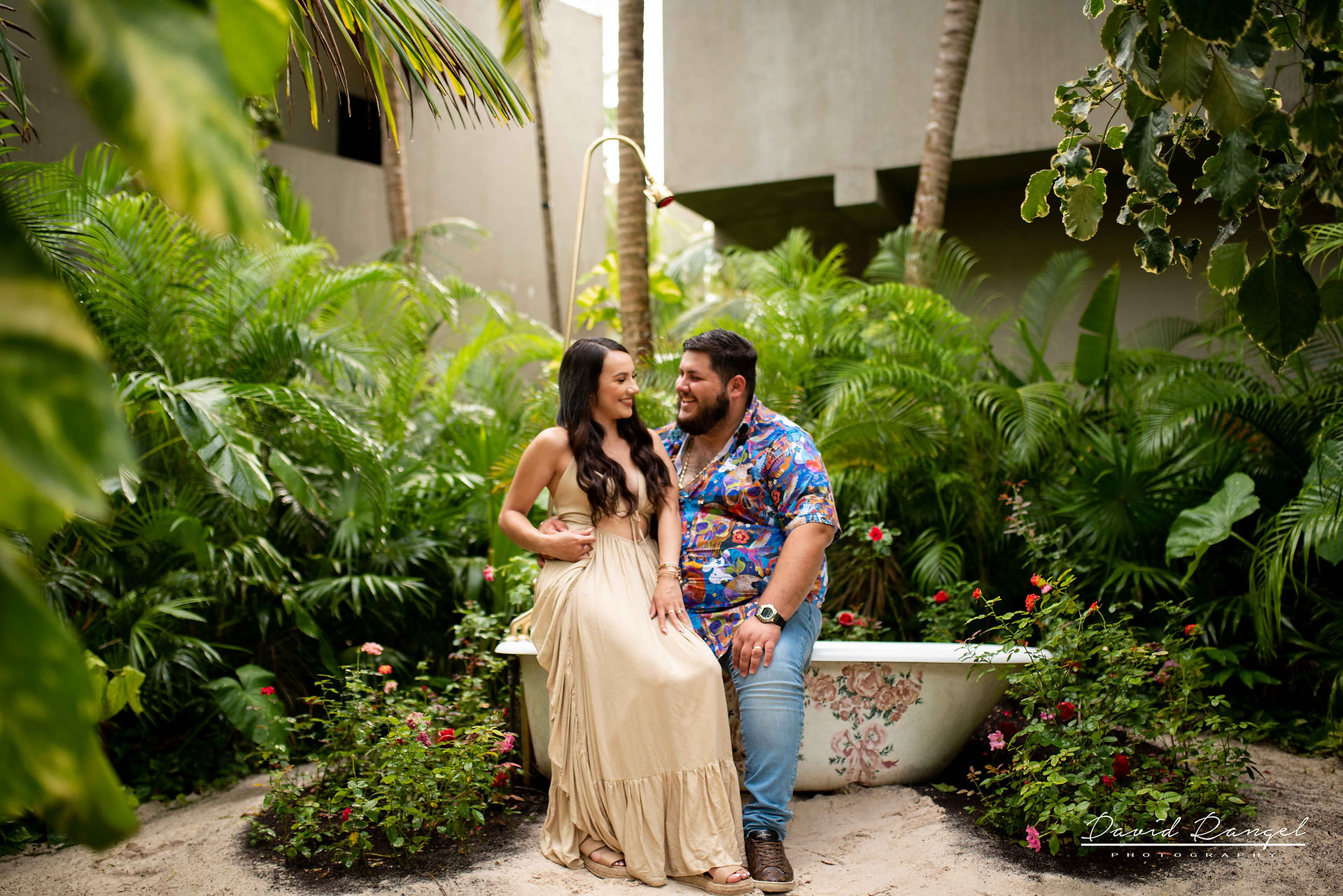 anniversary+session+tulum+shooting+photosession+casamalca+nature+trees+chandelier+couple+destination+photographer+cancun+playadelcarmen+dress+nikon+sigma+godox+photographerintulum+photographerincancun+bathtub